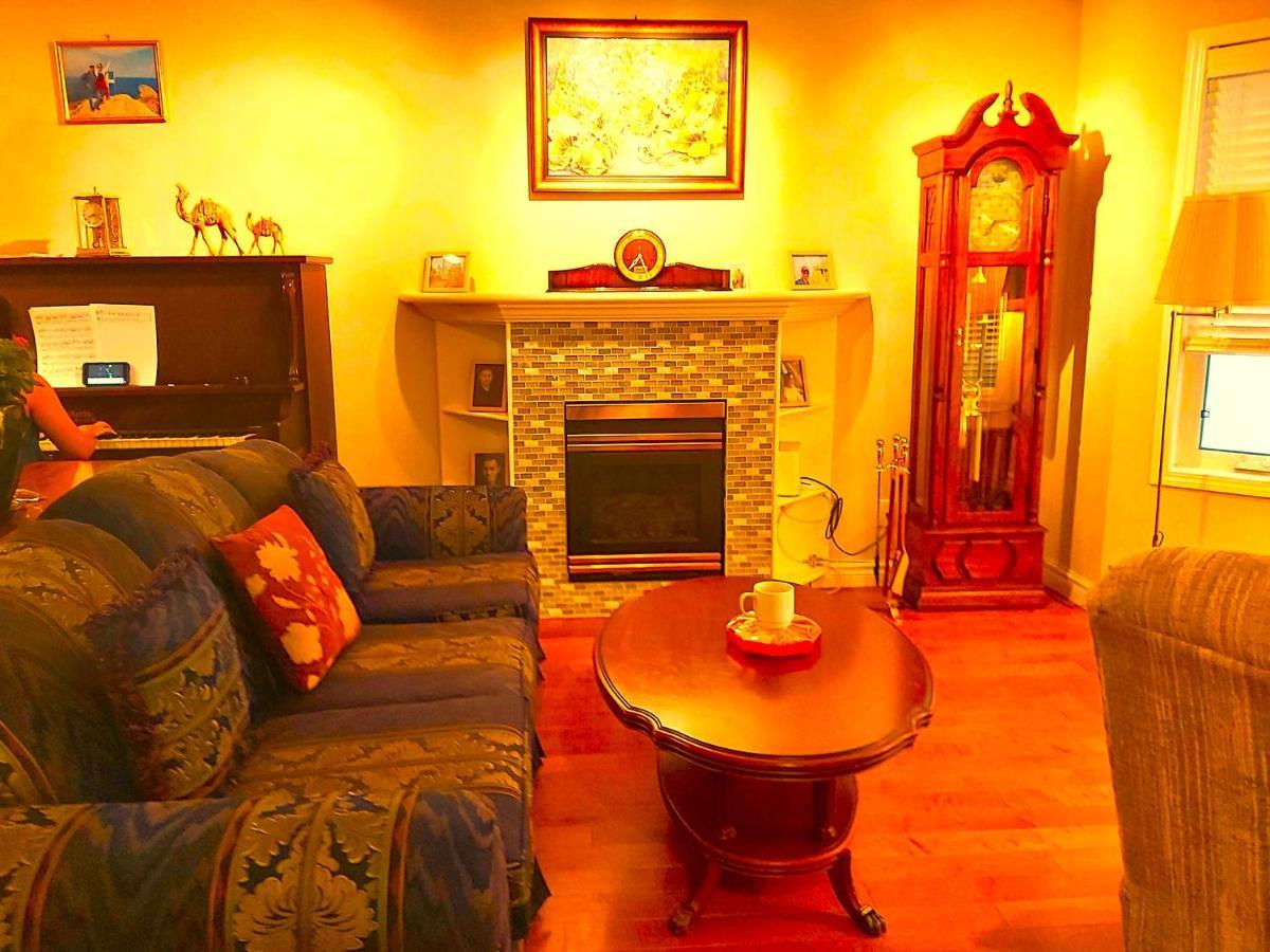 Lovely Comfy Home Private Bath In Central Calgary Zewnętrze zdjęcie