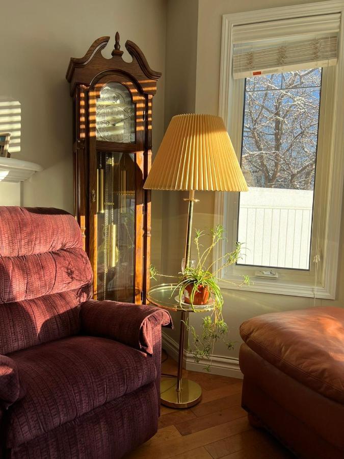 Lovely Comfy Home Private Bath In Central Calgary Zewnętrze zdjęcie