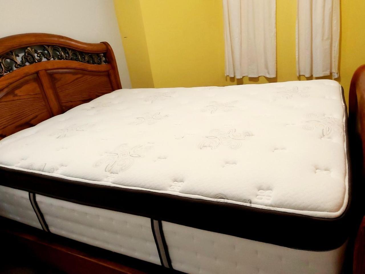 Lovely Comfy Home Private Bath In Central Calgary Zewnętrze zdjęcie